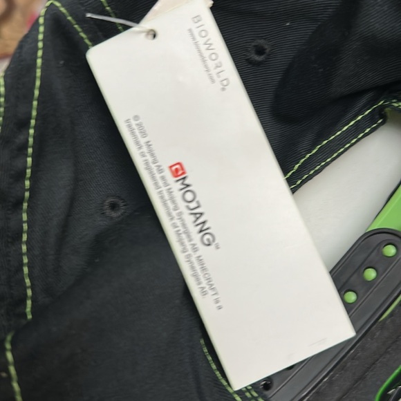 BNWT- Minecraft Creeper - Black and Green Cap/ Youth - 05FM - Picture 6 of 7